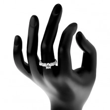 Strieborný 925 prsteň, trblietavé ramená, vyvýšený okrúhly zirkón čírej farby