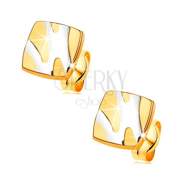 Zlaté 14K náušnice - lesklý štvorec s asymetrickými líniami z bieleho zlata