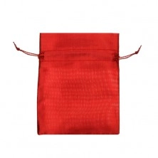 Väčšie darčekové vrecúško červenej farby, lesklý povrch, šnúrka