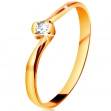 Prsteň v žltom 14K zlate - číry diamant medzi zahnutými koncami ramien