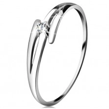 Briliantový prsteň z bieleho 14K zlata - rozdelené zvlnené ramená, číry diamant