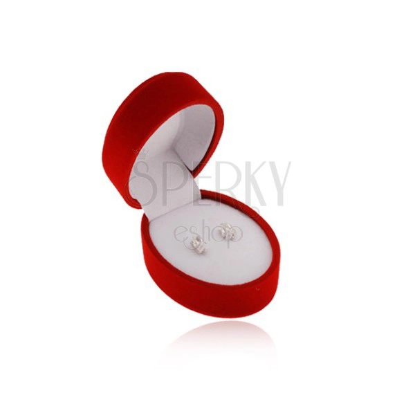 Červená oválna krabička na náušnice alebo dva prstene, zamatový povrch