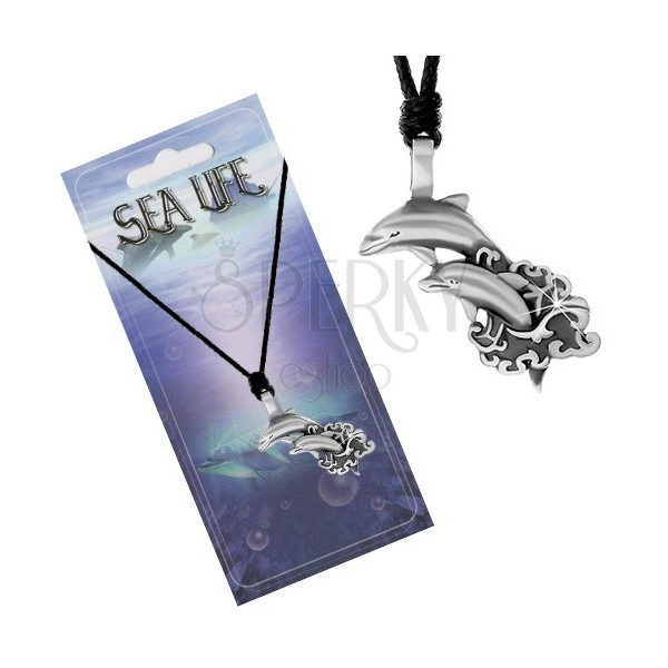 Šnúrkový náhrdelník s príveskom dvoch delfínov vyskakujúcich z mora