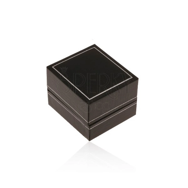 Čierna koženková krabička na prsteň, tenký lem v striebornom odtieni