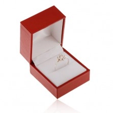 Tmavočervená koženková krabička na prsteň alebo náušnice