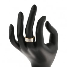 Dvojfarebný prsteň z chirurgickej ocele, vyvýšený matný pás striebornej farby