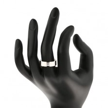 Oceľový prsteň striebornej farby s čírym obdĺžnikovým zirkónom, 6 mm