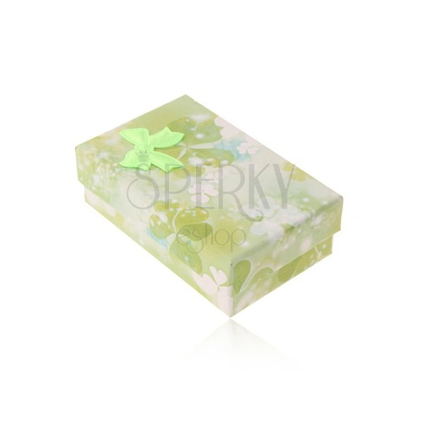 Papierová krabička na set alebo retiazku, motív zelených a bielych trojlístkov