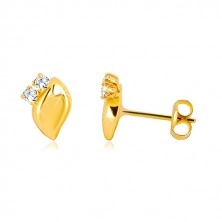 Diamantové náušnice zo žltého 14K zlata - dva číre brilianty, lesklý lístoček