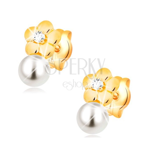 Náušnice zo žltého 14K zlata, lesklý kvet s čírym diamantom, biela perla