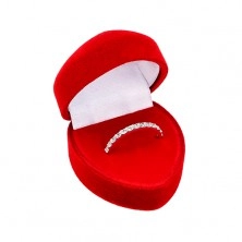 Srdiečková krabička na prsteň alebo náušnice - červený zamatový povrch