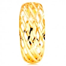 Prsteň zo žltého 14K zlata - mriežka z tenkých ligotavých línií, drobné zárezy