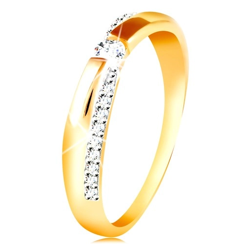 Zlatý 14K prsteň - trblietavý a hladký pás, okrúhly zirkón čírej farby - Veľkosť: 60 mm