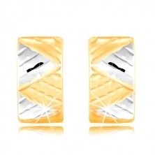 Náušnice v 14K zlate - dvojfarebný širší krúžok s trojuholníkmi a zárezmi