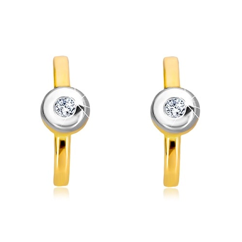 E-shop Šperky Eshop - Náušnice v zlate 585 - úzky zahnutý pás so zirkónom v objímke z bieleho zlata GG19.22