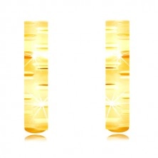 Náušnice zo žltého zlata 585 - úzke matné krúžky zdobené lesklými zárezmi
