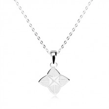 Strieborný náhrdelník 925 - štvorcípa hviezda zdobená bielou glazúrou, lesklá retiazka