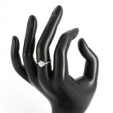 Strieborný 925 prsteň - úzke ramená, ligotavý zirkón v transparentnom odtieni, 6 mm