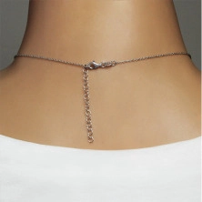 Ródiovaný náhrdelník zo striebra 925 - motív "I love U" tvorený písmenami "I" a "U" a srdiečkom