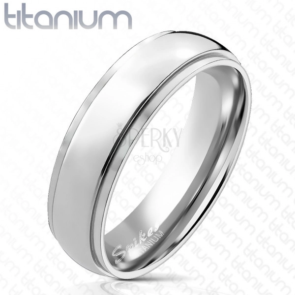 Titánový prsteň v striebornom odtieni - zrkadlovolesklý pás uprostred, 6 mm
