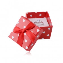Červená darčeková krabička na prsteň alebo náušnice - biele srdiečka, červená ozdobná mašľa