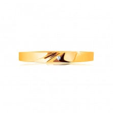 Zlatá obrúčka v 14K zlate - prsteň s jemnými zárezmi, malý zirkónik
