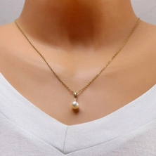 Zlatý 14K prívesok - drobný okrúhly zirkón, hladká biela sladkovodná perla