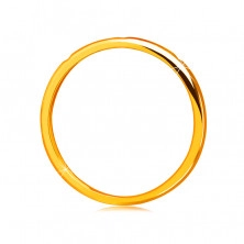Briliantová obrúčka zo 14K žltého zlata - tri okrúhle číre diamanty, hladký povrch 