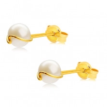 Zlaté 375 náušnice - kultivovaná biela perla, tenká zvlnená línia, puzetky 