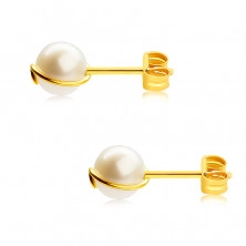 Zlaté 375 náušnice - kultivovaná biela perla, tenká zvlnená línia, puzetky 