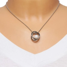 Náhrdelník z ocele v striebornej farbe - guličková retiazka, dva skrížené kruhy, perleťová gulička