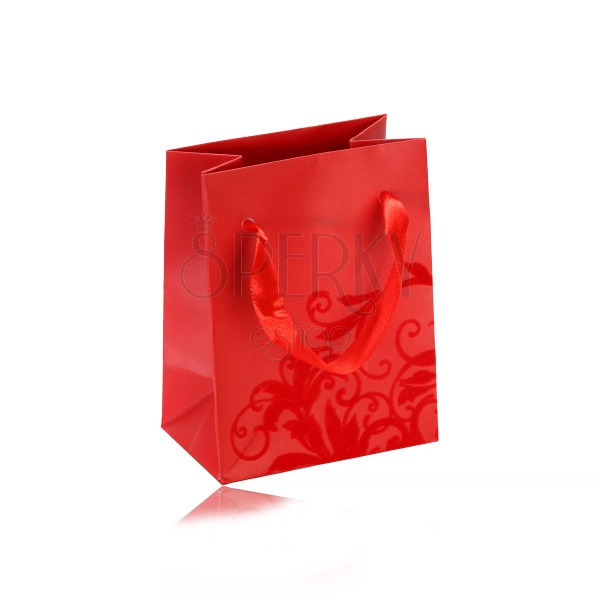 Malá papierová taštička na darček, matný povrch v červenom odtieni, zamatový ornament 