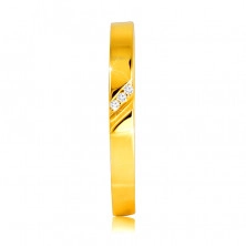 Obrúčka v žltom 14K zlate - prsteň s jemným zárezom a zirkónovou líniou