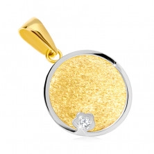 Prívesok v kombinovanom 375 zlate - plochý kruh s matným vnútrom, brúsený zirkón osadený v kvetine