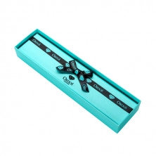 Darčeková krabička na briliantové šperky - tyrkysové prevedenie s logom a čiernou mašľou, podlhovastý tvar