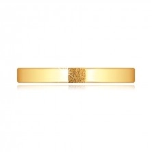 Zlatý prsteň 585 - obdĺžnik so štruktúrovaným povrchom, hladké ramená