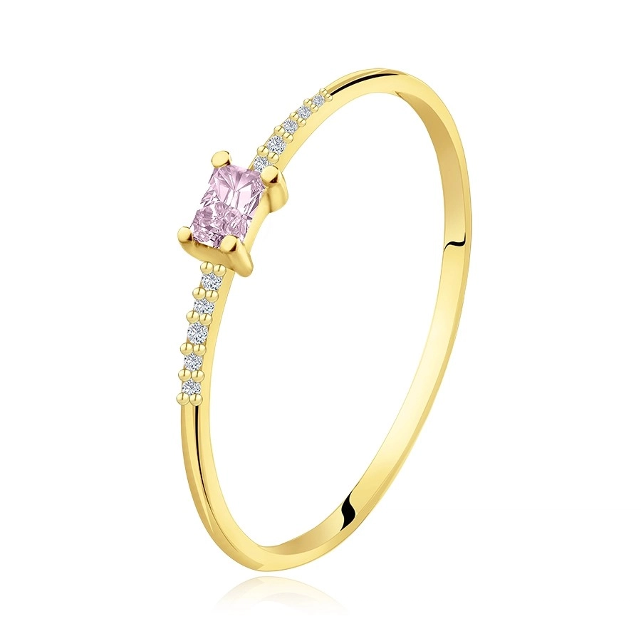 Zlatý prsteň zo žltého zlata 585 - ružový obdĺžnikový zirkón, číre zirkóny - Veľkosť: 54 mm