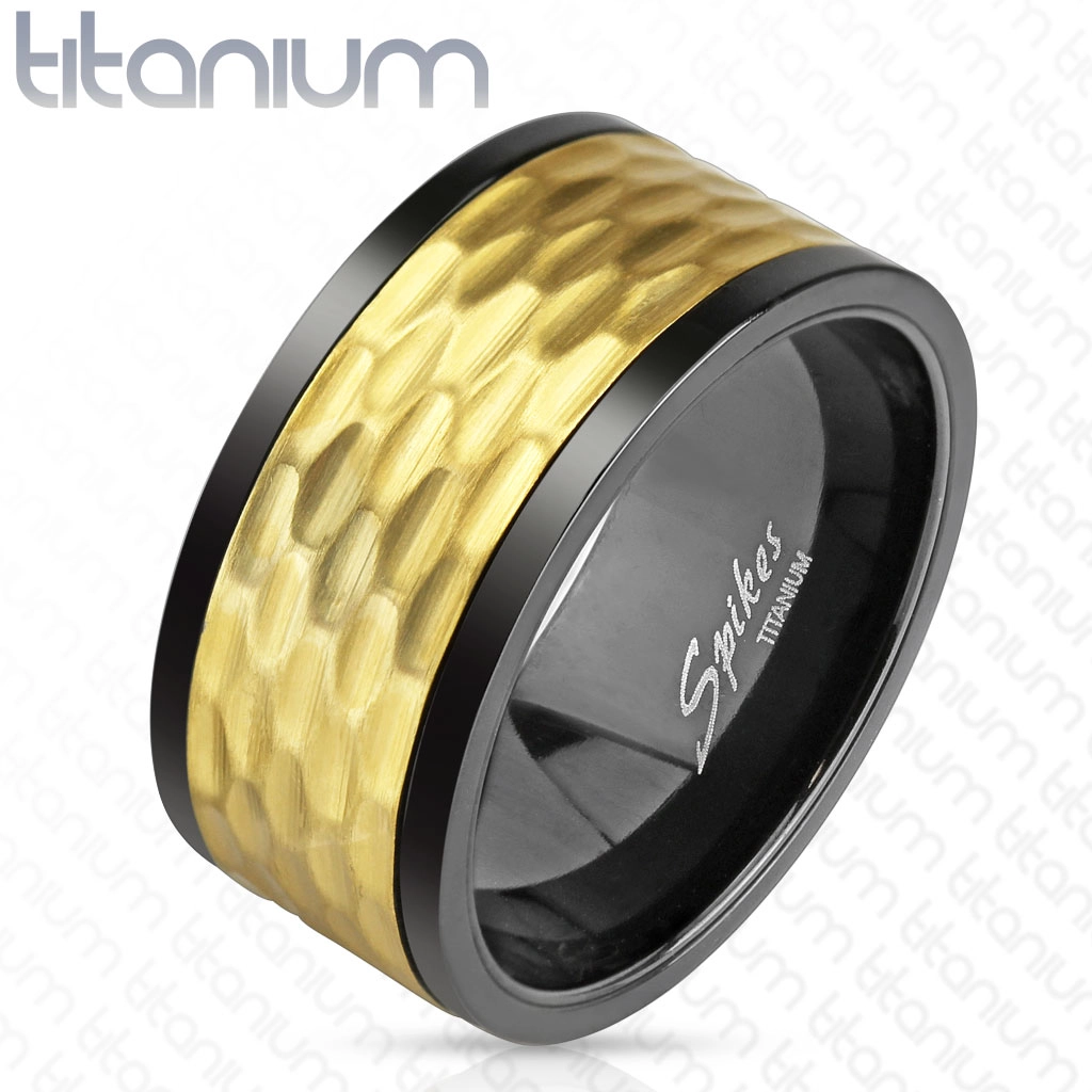 Otáčavý prsteň z titánu - čierno - zlaté farebné prevedenie, ovály, 10 mm - Veľkosť: 62 mm