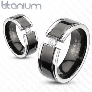 Prsteň z titánu - čierny pás, zirkón - Veľkosť: 63 mm