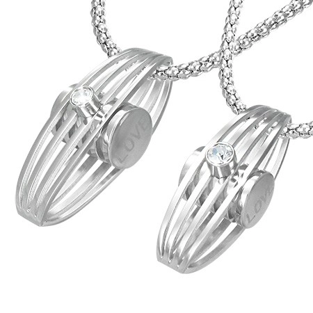 E-shop Šperky Eshop - Prívesok pre zamilovaných - rebrovaná elipsa, zirkón, bočný nápis R9.11
