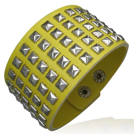Šperky Eshop - Žltý koženkový náramok - vybíjaný U10.11