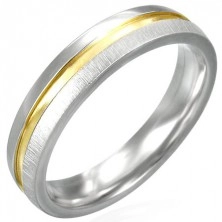 Oceľový prsteň matný s lesklým stredom zlatej farby