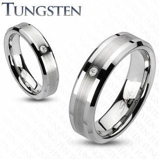 Tungstenový prsteň s brúseným stredom a zirkónom - Veľkosť: 54 mm