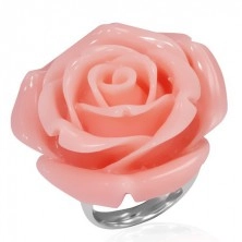 Prsteň z ocele - ružový rozkvitnutý kvet zo živice